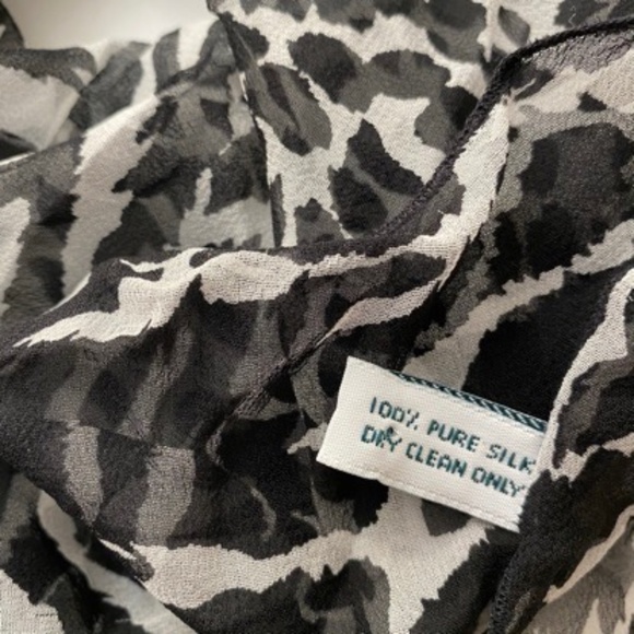 JIL DEVER Animal Print Silk Square Scarf - Picture 7 of 7